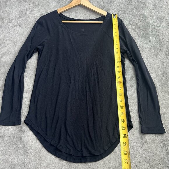 Lululemon Shirt Womens 8 Black Long Sleeve Pullover Tee Athleisure Workout Gym - Picture 2 of 8